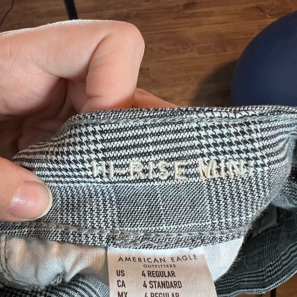 American Eagle Plaid Hi Rise Mini Skirt - Picture 6 of 6